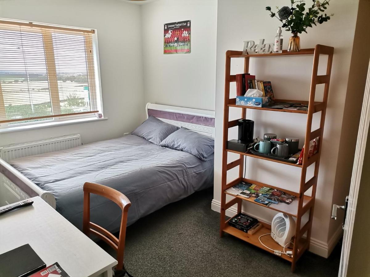 Bright And Cozy Room With Double Bed, Private Bathroom Not Ensuite, Breakfast To Go Дублин Экстерьер фото